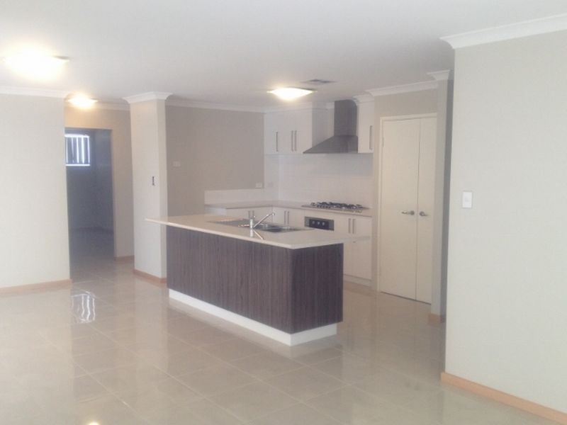 8/35 Murray Drive, High Wycombe WA 6057