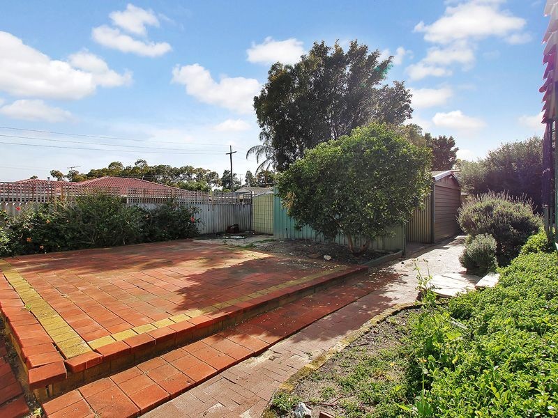 19 Aralia Way, Forrestfield WA 6058