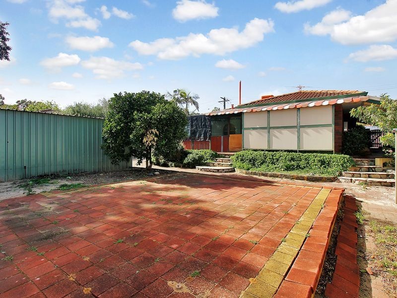 19 Aralia Way, Forrestfield WA 6058