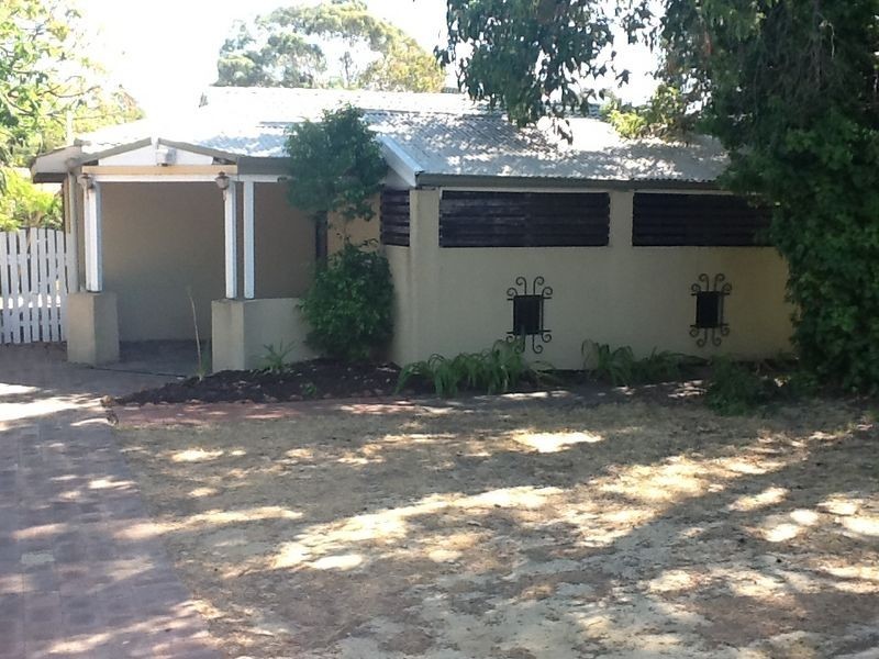 3 Bassett Place, Lesmurdie WA 6076