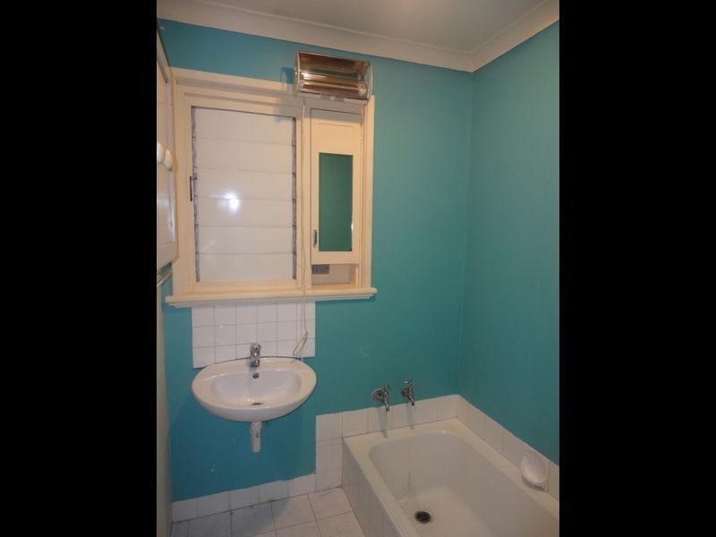 132 Knutsford Avenue, Rivervale WA 6103