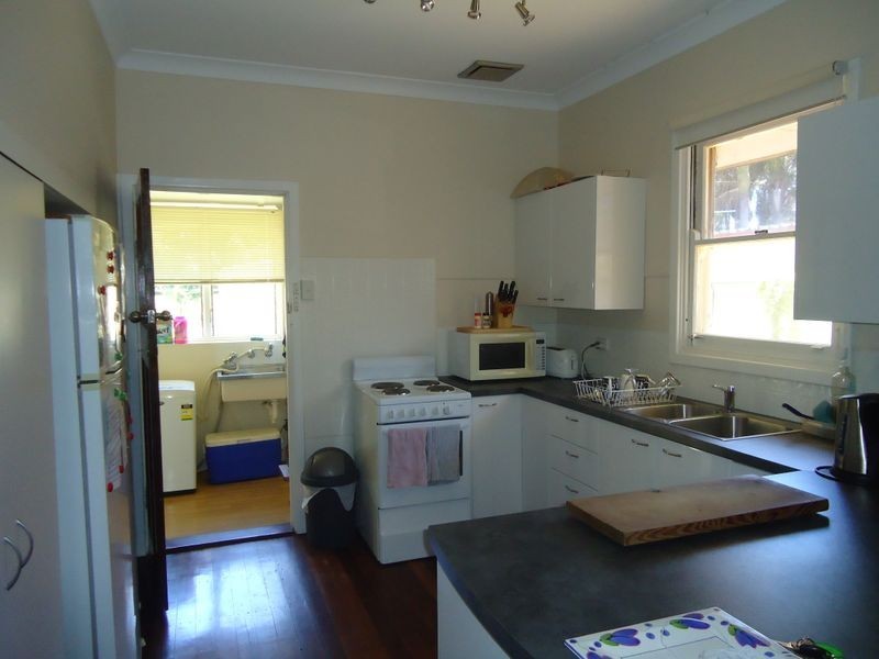 5 York Street, Forrestfield WA 6058