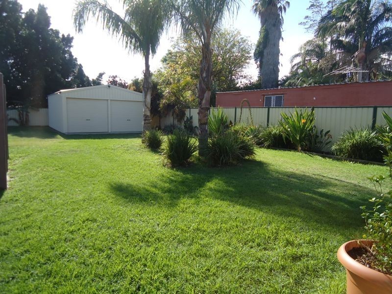 5 York Street, Forrestfield WA 6058