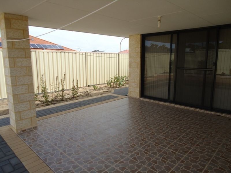 12 Quokka Street, Wattle Grove WA 6107