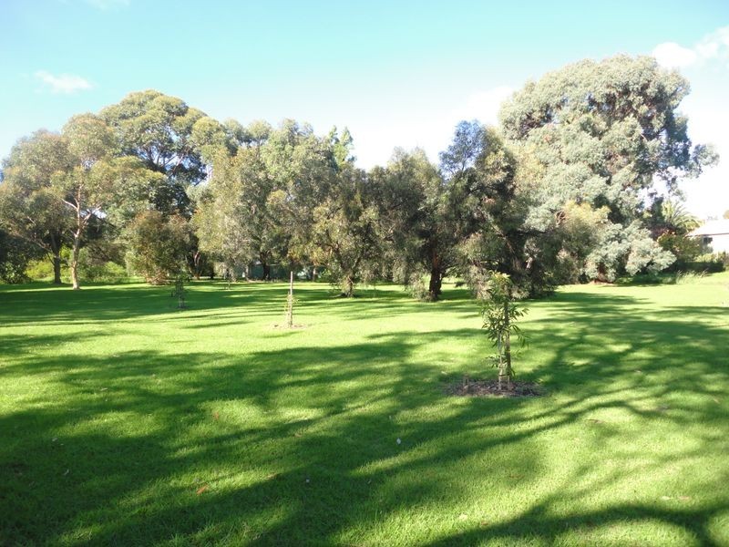 64 Orangedale Road, Lesmurdie WA 6076