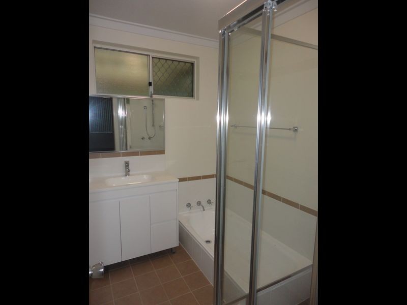 16 Orangedale Road, Lesmurdie WA 6076