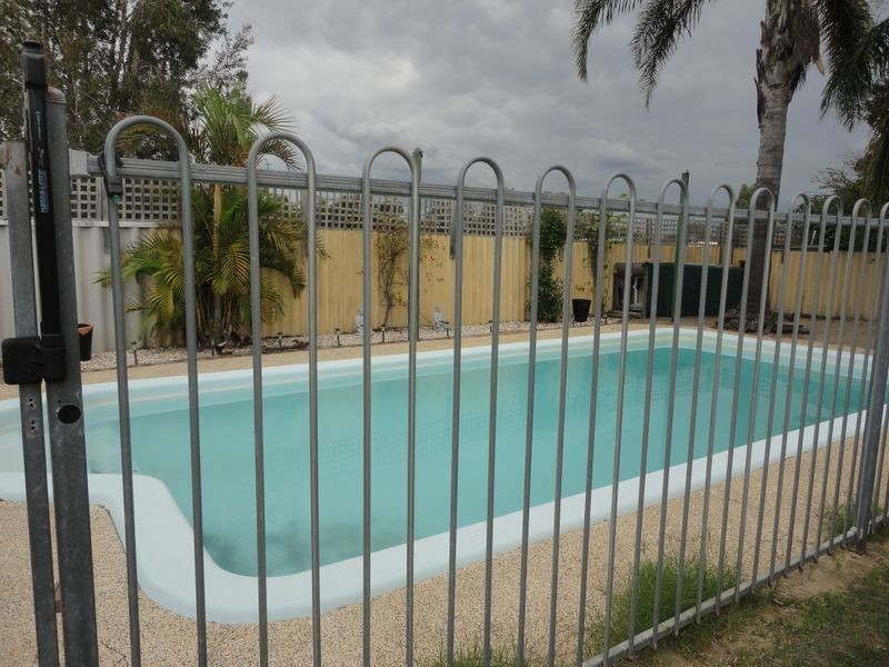 8 Carleton Crescent, Forrestfield WA 6058