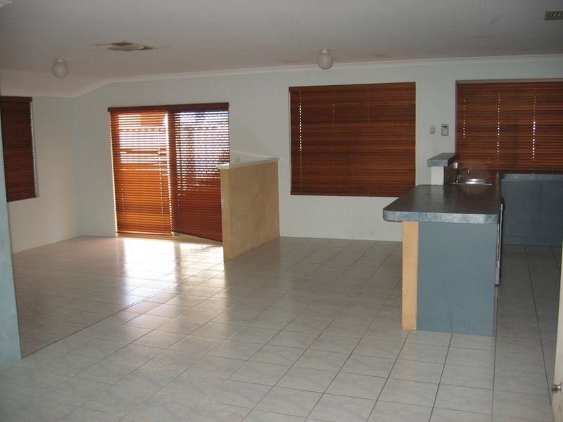 23 Emerald Court, Maida Vale WA 6057