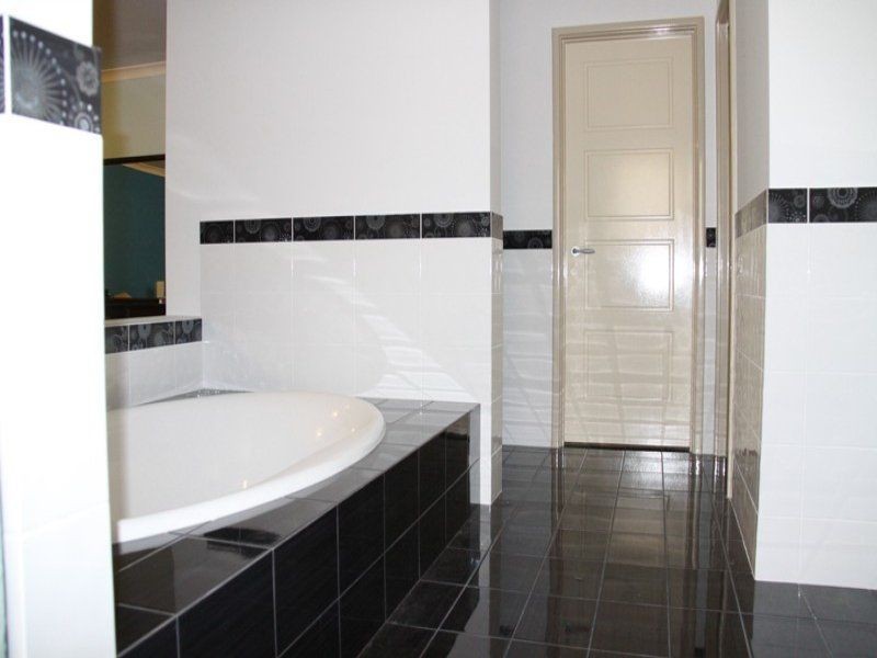 32 Gooseberry Hill Road, Gooseberry Hill WA 6076