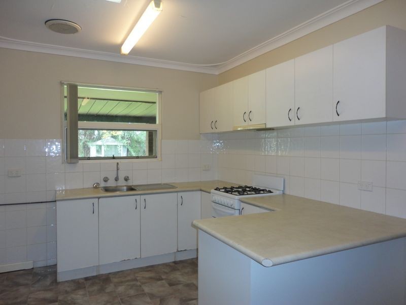 271 Lesmurdie Road, Lesmurdie WA 6076