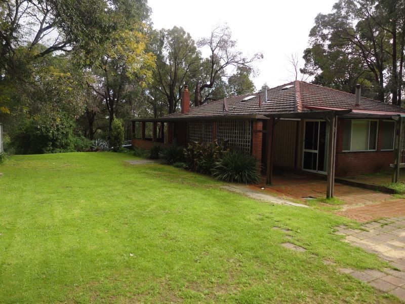271 Lesmurdie Road, Lesmurdie WA 6076