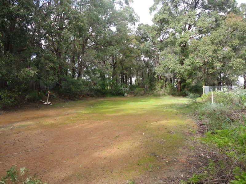 271 Lesmurdie Road, Lesmurdie WA 6076