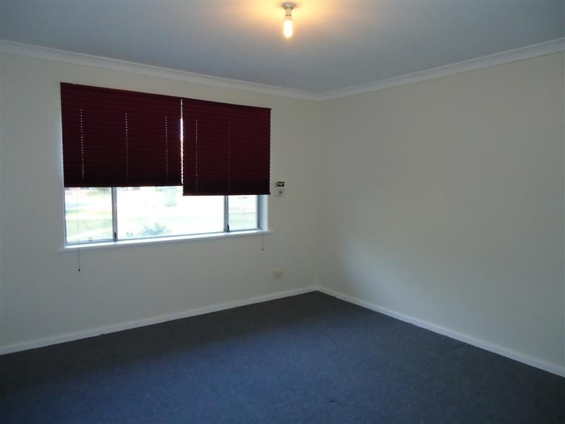 8 Cumberland Drive, Forrestfield WA 6058