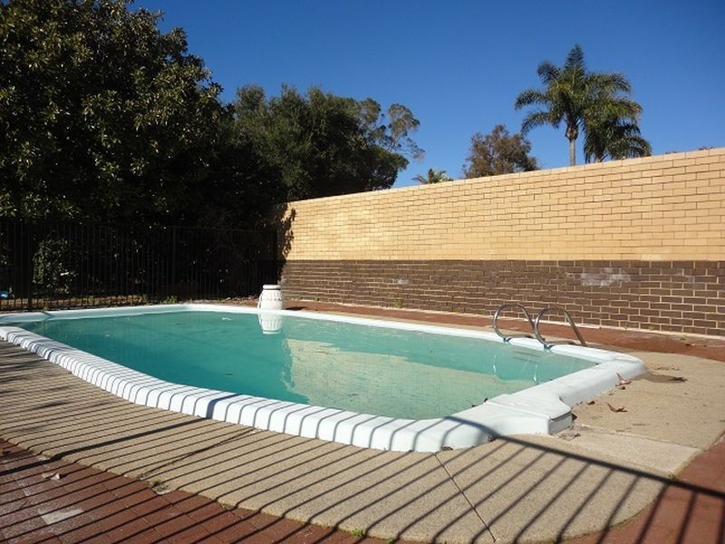 27 Wittenoom Road, High Wycombe WA 6057