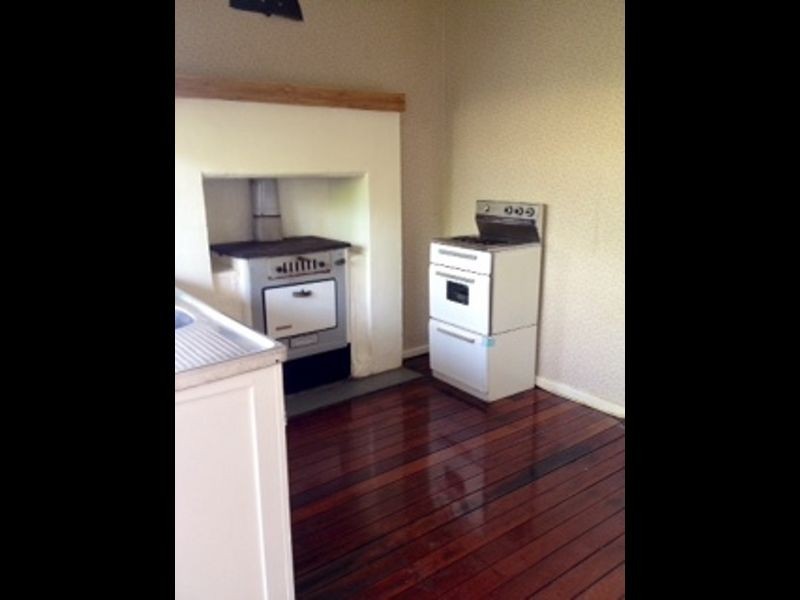 100 Clayton Street, Bellevue WA 6056