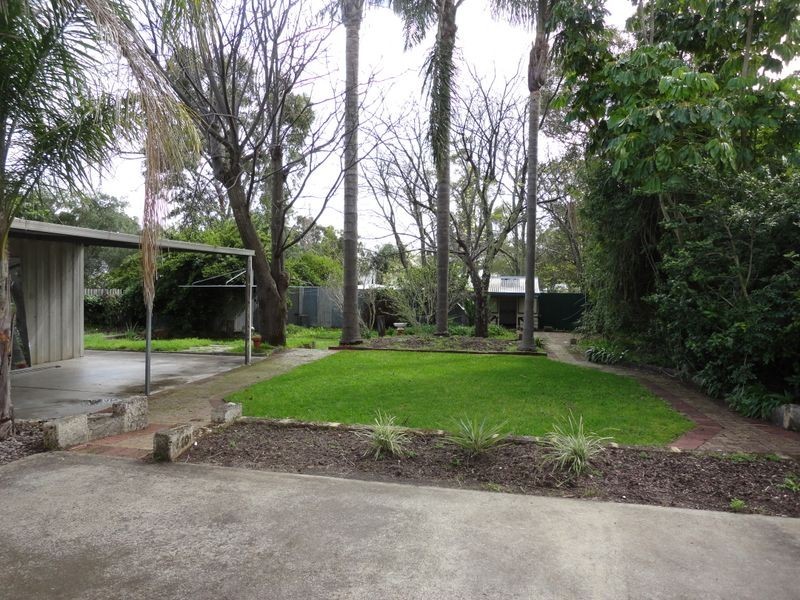 16 Recreation Road, Kalamunda WA 6076