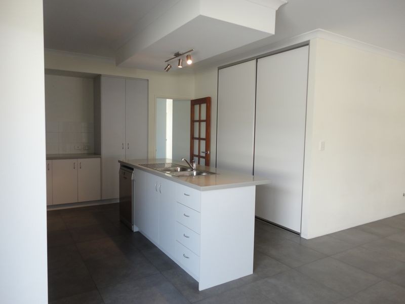 10/2 Briza Lane, Forrestfield WA 6058