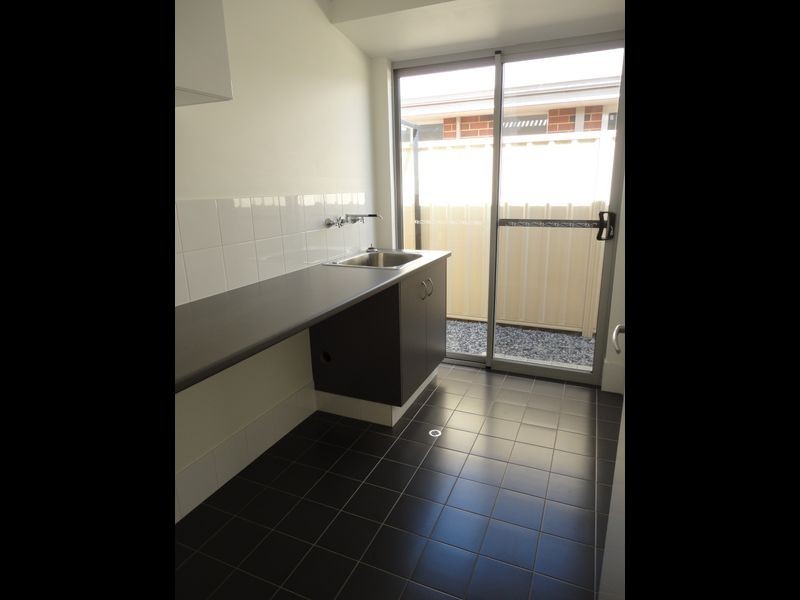 10/2 Briza Lane, Forrestfield WA 6058