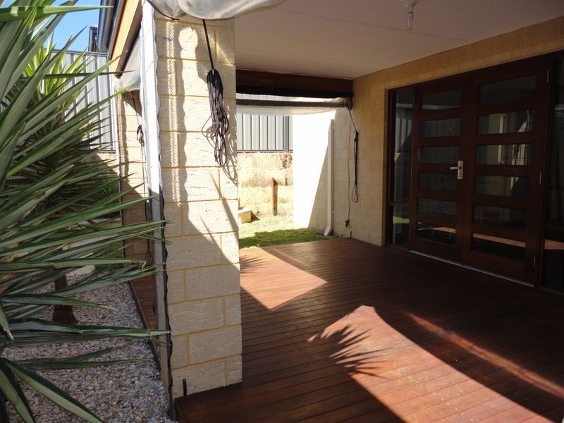 10/2 Briza Lane, Forrestfield WA 6058