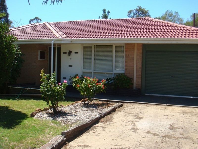 4 Phillip Grove, Kalamunda WA 6076