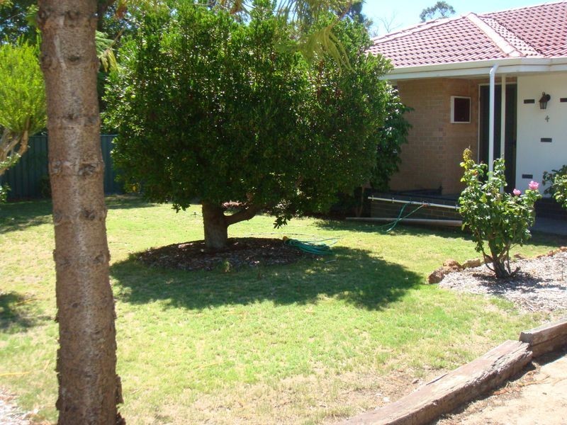 4 Phillip Grove, Kalamunda WA 6076