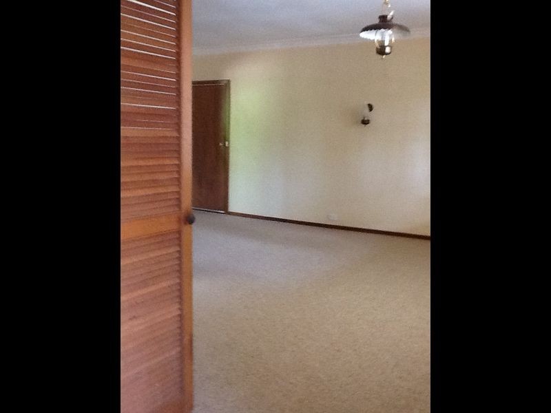 8 Banksia Road, Walliston WA 6076