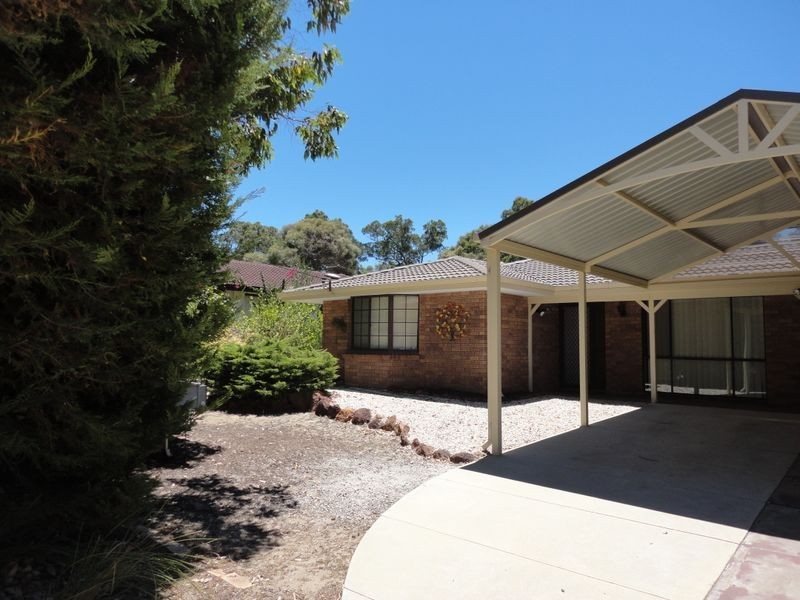 17 Landers Road, Lesmurdie WA 6076