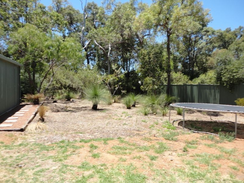 17 Landers Road, Lesmurdie WA 6076