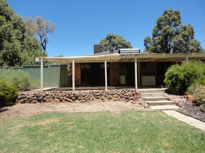 17 Landers Road, Lesmurdie WA 6076