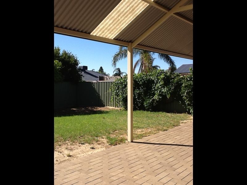 10 Ilex Way, Forrestfield WA 6058