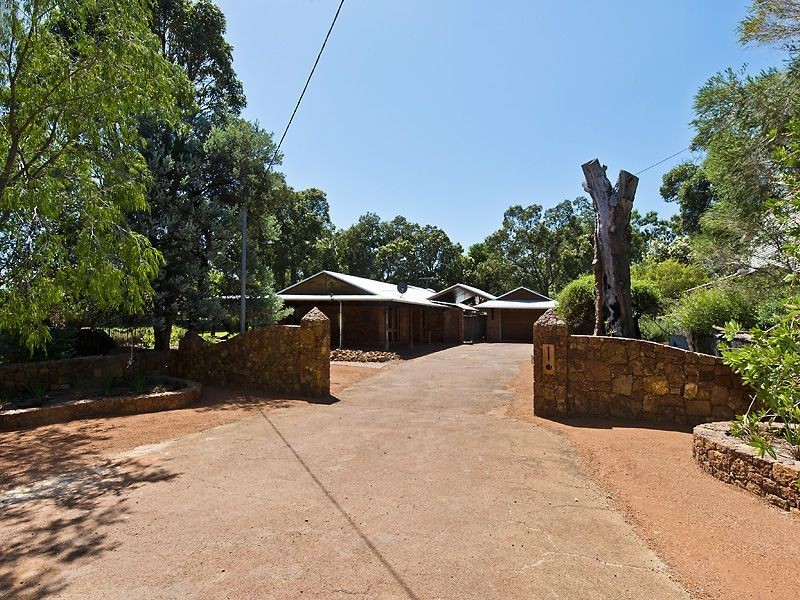 12 Jaraba Avenue, Gooseberry Hill WA 6076