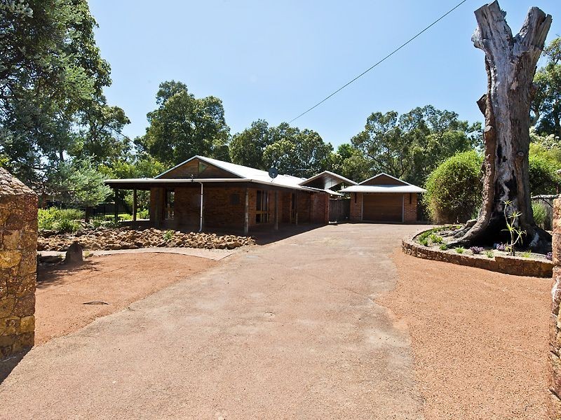 12 Jaraba Avenue, Gooseberry Hill WA 6076