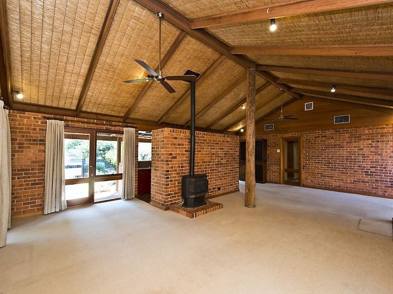 12 Jaraba Avenue, Gooseberry Hill WA 6076