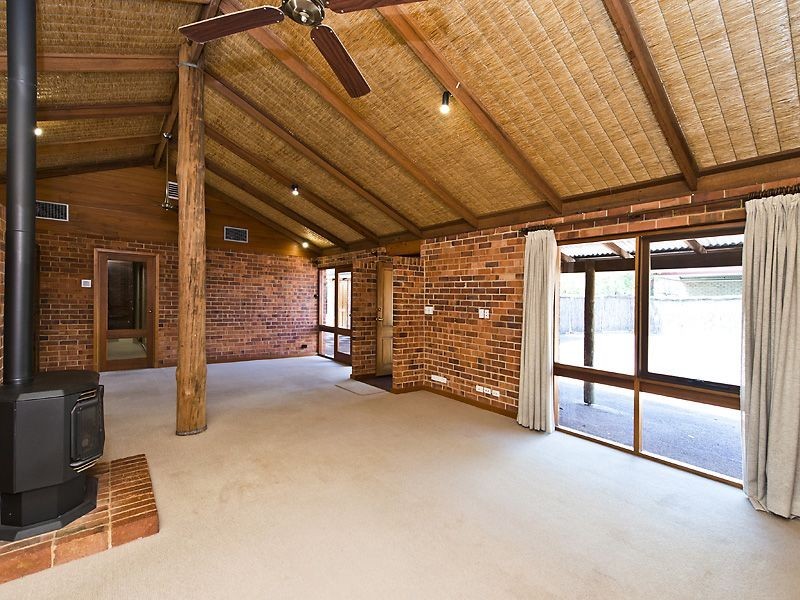 12 Jaraba Avenue, Gooseberry Hill WA 6076