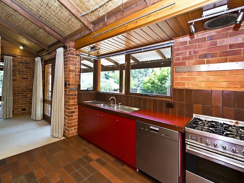 12 Jaraba Avenue, Gooseberry Hill WA 6076