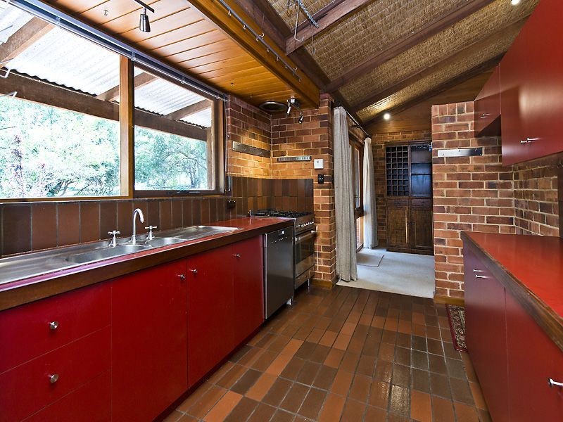 12 Jaraba Avenue, Gooseberry Hill WA 6076