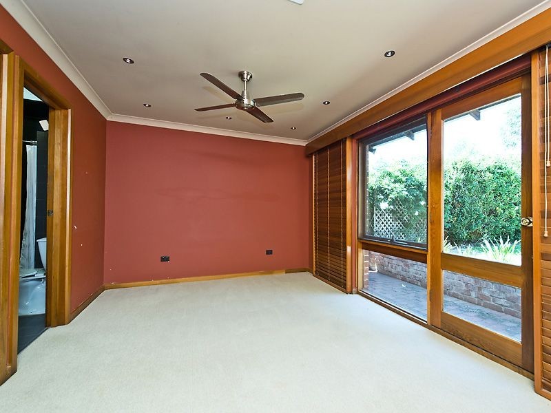 12 Jaraba Avenue, Gooseberry Hill WA 6076