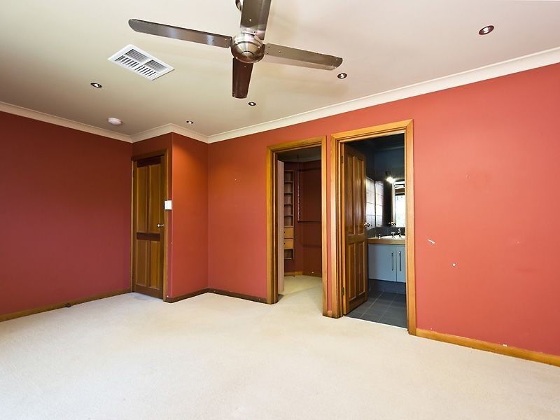 12 Jaraba Avenue, Gooseberry Hill WA 6076