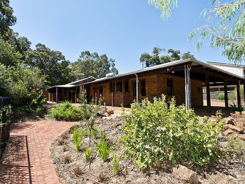 12 Jaraba Avenue, Gooseberry Hill WA 6076