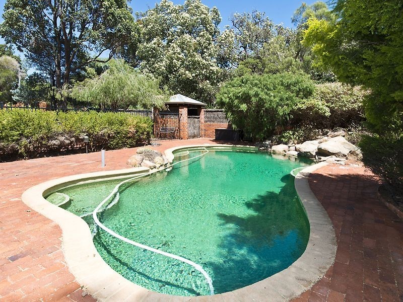 12 Jaraba Avenue, Gooseberry Hill WA 6076