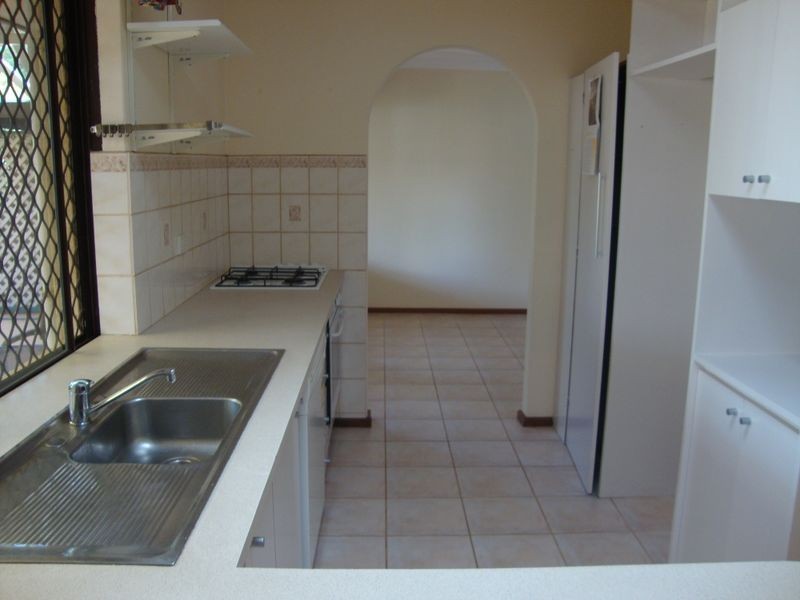 9 Linden Way, Forrestfield WA 6058