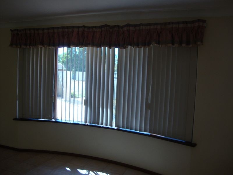 9 Linden Way, Forrestfield WA 6058