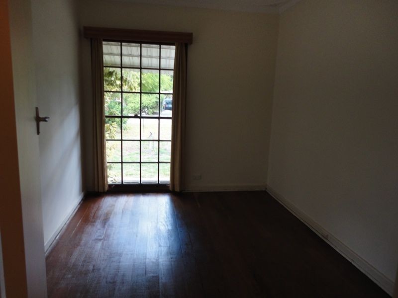 4 Kathleen Close, Maida Vale WA 6057