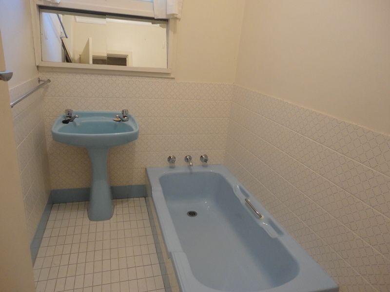 4 Kathleen Close, Maida Vale WA 6057