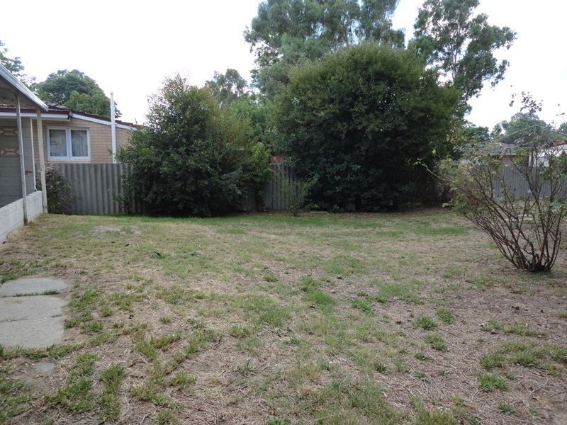 4 Kathleen Close, Maida Vale WA 6057