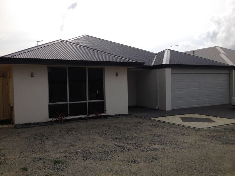 14 Myall Close, Wattle Grove WA 6107