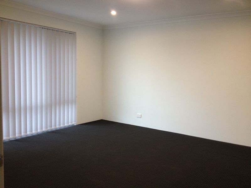 14 Myall Close, Wattle Grove WA 6107