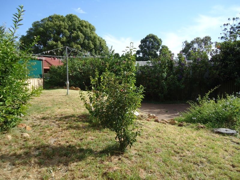 4 Hale Road, Forrestfield WA 6058