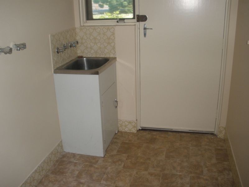 4 Hale Road, Forrestfield WA 6058