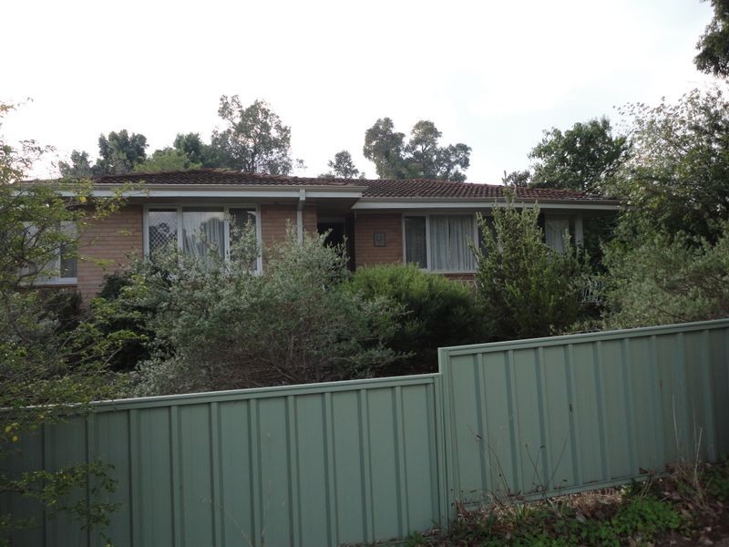 2 Traylen Road, Kalamunda WA 6076